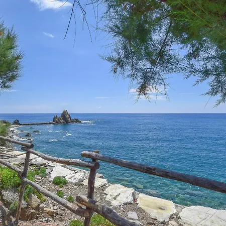 3 Bedroom In * Tavarone