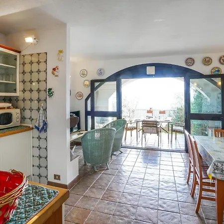 3 Bedroom In Feriehus Tavarone