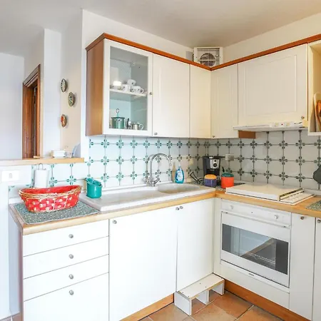 Feriehus 3 Bedroom In Tavarone