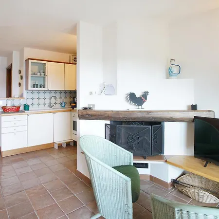 Feriehus 3 Bedroom In Tavarone
